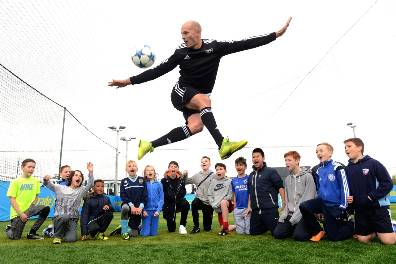 Daniel performing a trick at an appearance
